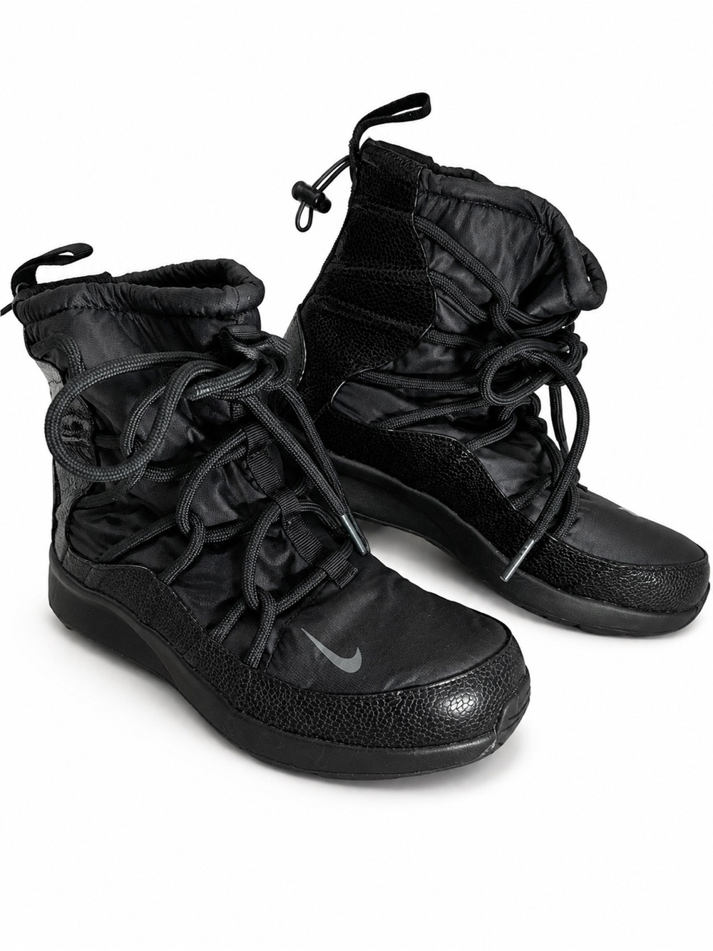 Nike Tanjun Black High-Top Lace-Up Winter Boots